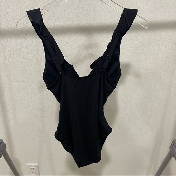 Sea Level Australia Ruffle One Piece Black Swimsuit Flattering Size 4/8 - Picture 7 of 7